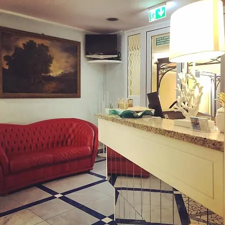 Record Aparthotel 4*