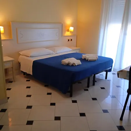 Aparthotel Record 4*