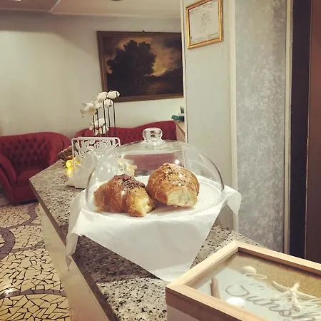 Record Aparthotel 4*