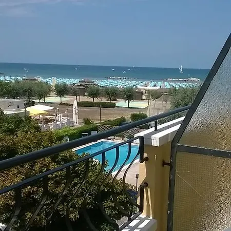 Record Aparthotel
